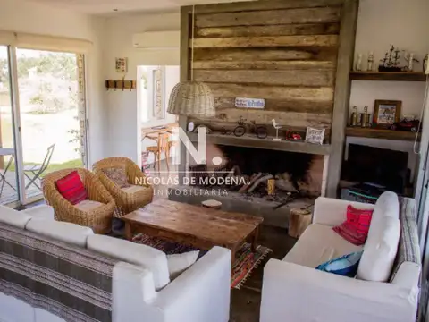 En venta y alquiler casa en Camino Eguzquiza ? La Barra de 3 dormitorios.