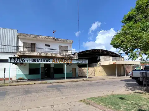 Venta Local c/ oficinas, depósito, galpón y dpto.