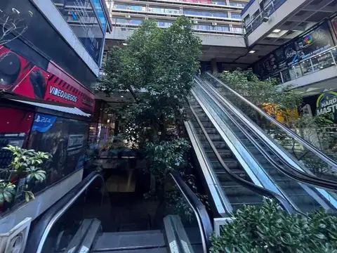 Locales comercial en Galería Jardín