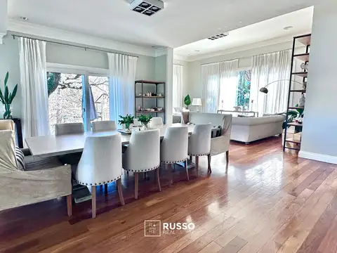 Casa 6 ambientes con 5 baños