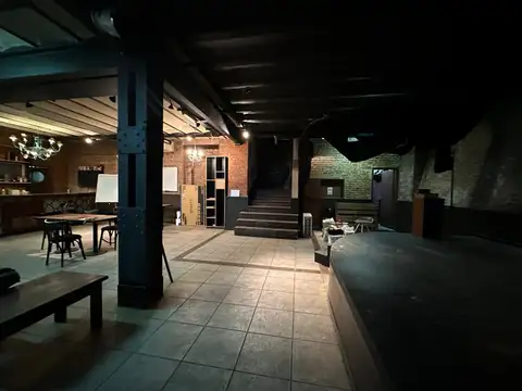 Local en Venta con Session de Sociedad , la cual tiene la hab."Musica en Vivo/bar/cafe/resto"