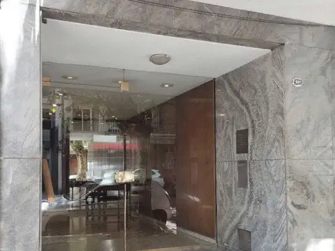 Depto. MONOAMBIENTE LATERAL CON 2 BALCONES MUCHA LUZ