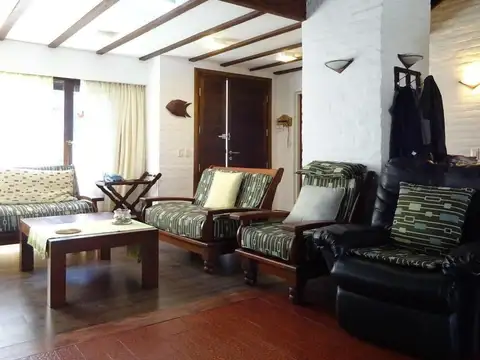 Casa en Alquiler -Zona Lasalle / REF: 8905