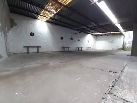 COCHERA+ BAULERA CÉNTRICA PARA MOTOS EN VENTA