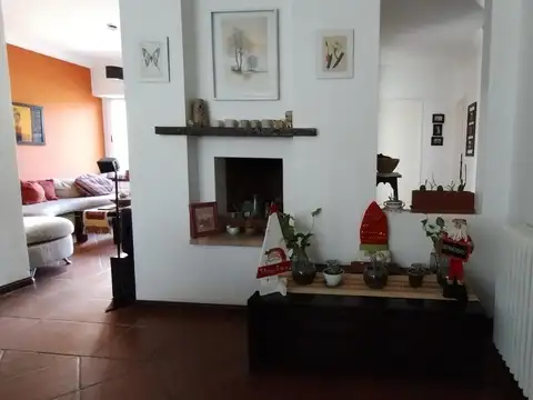 Casa 6 ambientes con 3 baños