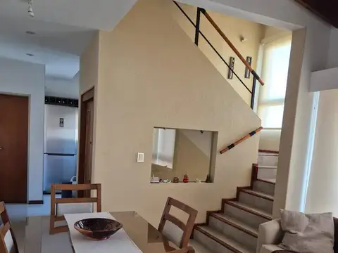 Depto Tipo Casa en Venta de 3 ambientes