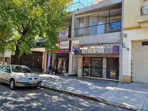 EXCELENTE DEP.TO TIPO CASA  5 AMBIENTES SIN EXPENSAS