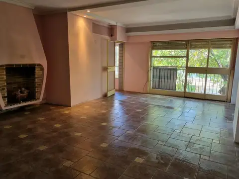 Depto Tipo Casa en Venta en Villa Pueyrredon, USD 200.000