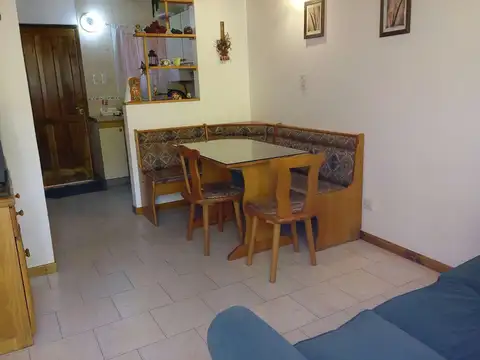 Depto Tipo Casa 2 ambientes con 1 baño