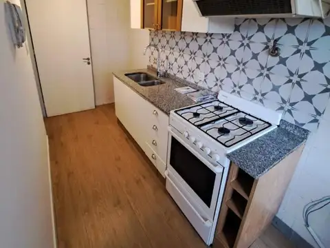 Departamento en Alquiler en Sarandi, $ 580.000
