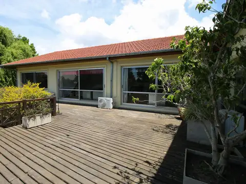 Casa 7 ambientes con 6 baños