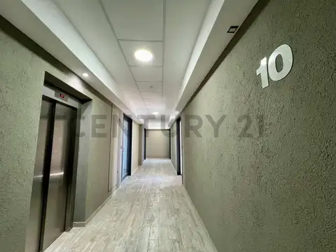 Oficina en Alquiler con 1 cochera