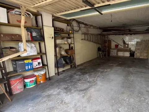 Cochera Privada en Venta con baño en Liniers