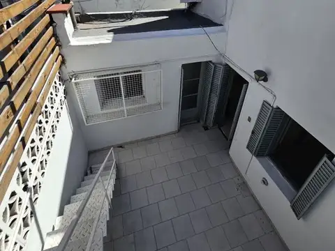 Depto Tipo Casa en Alquiler 50 años