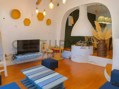 Carlos Croce 400, Piso 0