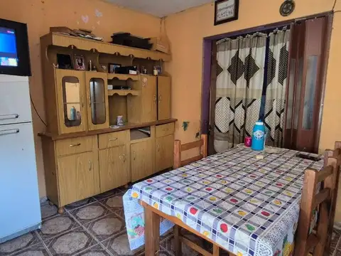 Casa 6 ambientes con 2 baños
