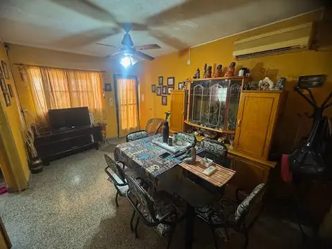 Juan B. Justo  al 2500