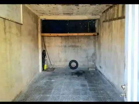 Venta amplio depto 3 amb con cochera