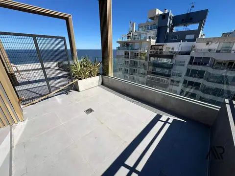 VENTA APARTAMENTO 1 DORMITORIO TERRAZA VISTA AL MAR PUNTA CARRETAS USD 250000