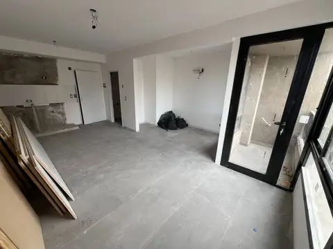 Sarandi 1000, Piso 2