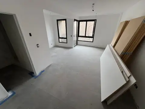 Sarandi 1000, Piso 2