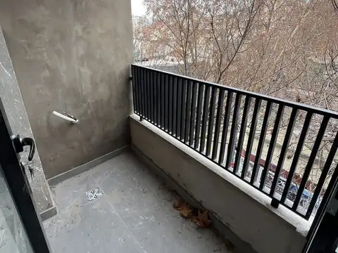 Sarandi 1000, Piso 2