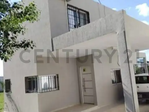 Venta casa con pileta. Tierra de Sueños 3. Roldán