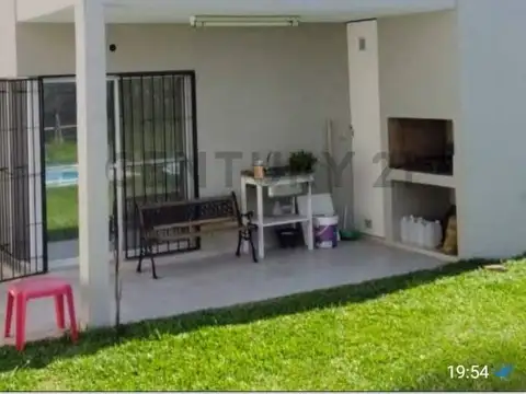 Juan Pablo II 200, Piso 0