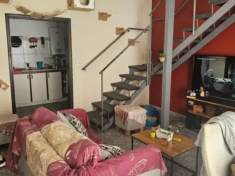 Depto Tipo Casa 4 ambientes con 2 baños
