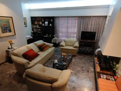 PISO UNICO 3 AMBIENTES CON COCHERA IMPECABLE