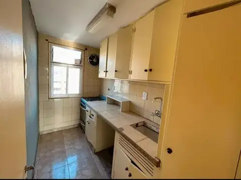 VENDO DPTO EXCELENTE ESTADO. 3 AMBIENTES VISTA PANORAMICA  MUY LUMINOSO  BAJAS EXPENSAS