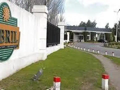 Exclusivo lote en Abril Club de Campo (1003 mt2)