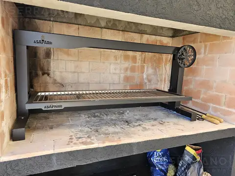 Casa en Venta con 4 cocheras