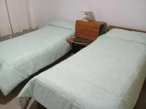 Casa 8 ambientes con 3 baños