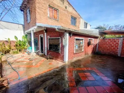 VENTA PROPIEDAD CON RENTA EN DEL VISO C PILETA