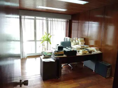 Oficina en Venta 53 años