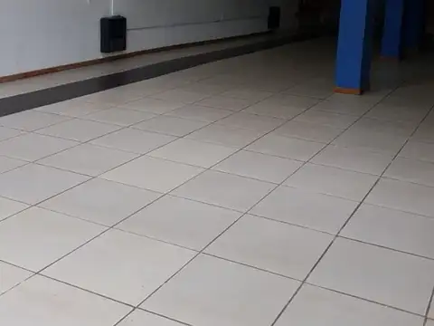 Local en Venta en Villa Primera, USD 198.000