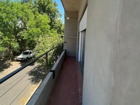 Casa en Alquiler con 1 cochera