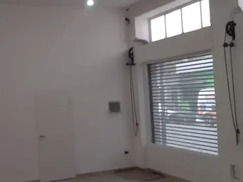 Venta Excelente local comercial 160 M2 San Martin Centro