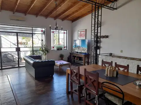 VENTA/PERMUTA GALPON+PH 3 AMB. STOS LUGARES