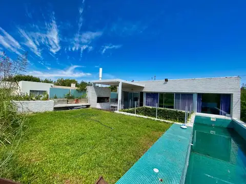 Casa Aldea Fisherton 3 dormitorios con pileta