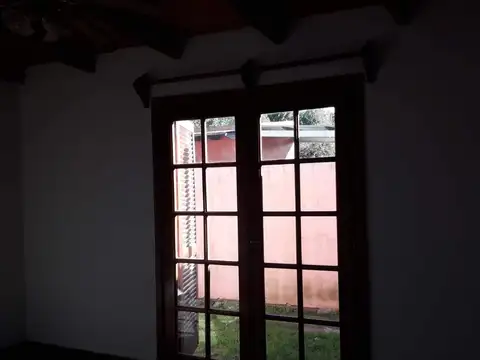 Casa 2 ambientes con 1 baño
