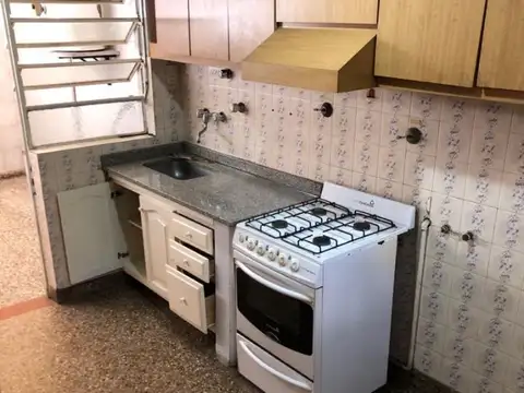 PH PLANTA BAJA - 2 AMBIENTES - CON PATIO LAVADERO