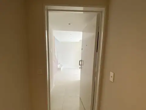 Av. Directorio 200. Entre Viel y Doblas