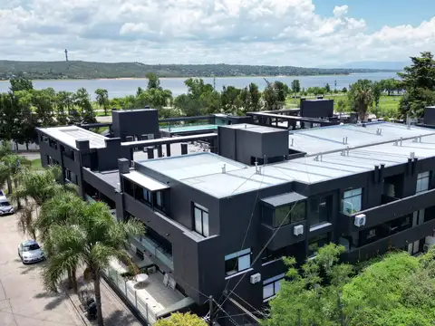 av ilia 2100, Piso pb