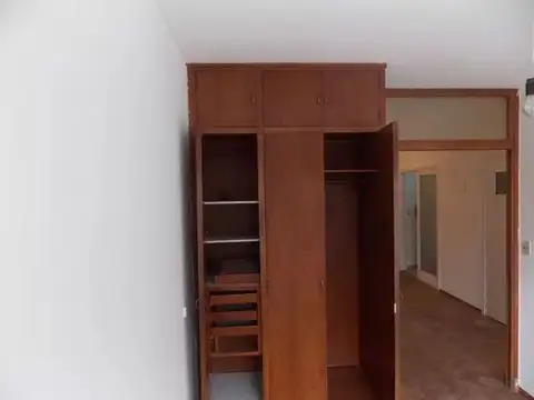 Domingo Tamburini 1200, Piso 2