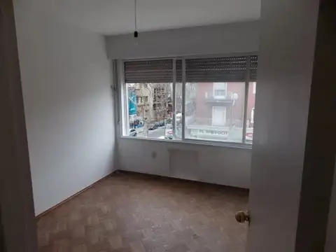 Domingo Tamburini 1200, Piso 2