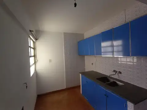 Cafferata 600, Piso 4