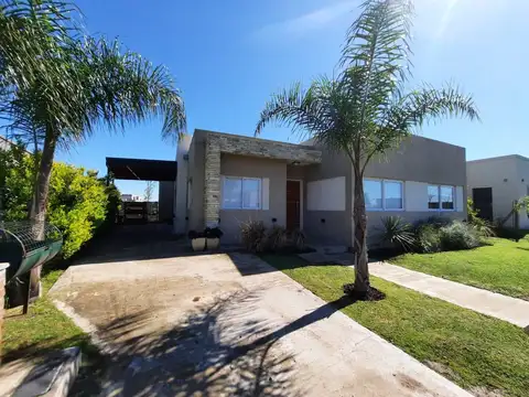 Casa  en Venta en San Ramiro, Pilar del Este, Pilar