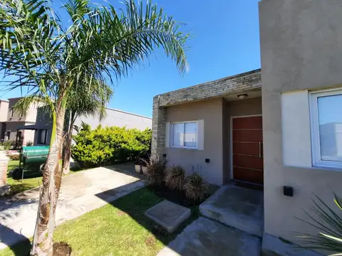 Casa en venta en San Ramiro, Pilar del Este 100